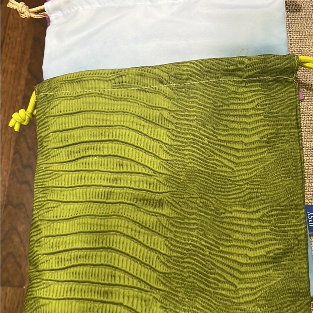 Set of 4 pouch bags